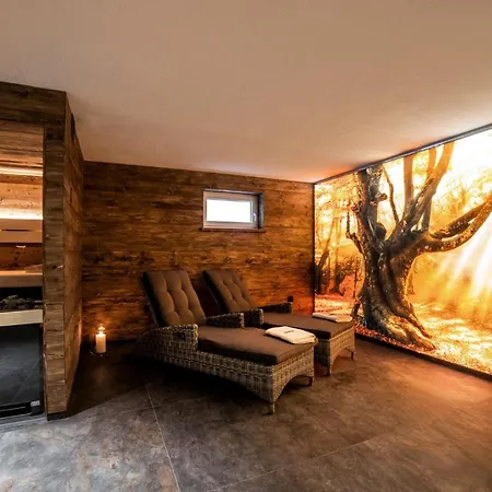 Primera & Boardinghouse