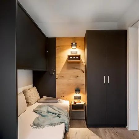 Primera & Boardinghouse Апарт-отель