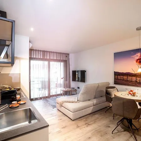 Primera & Boardinghouse