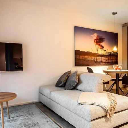 Primera & Boardinghouse 5*