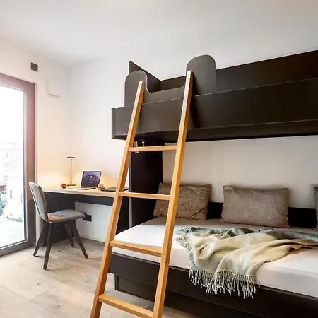 Primera & Boardinghouse 5*