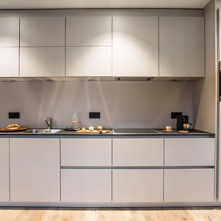 Primera & Boardinghouse