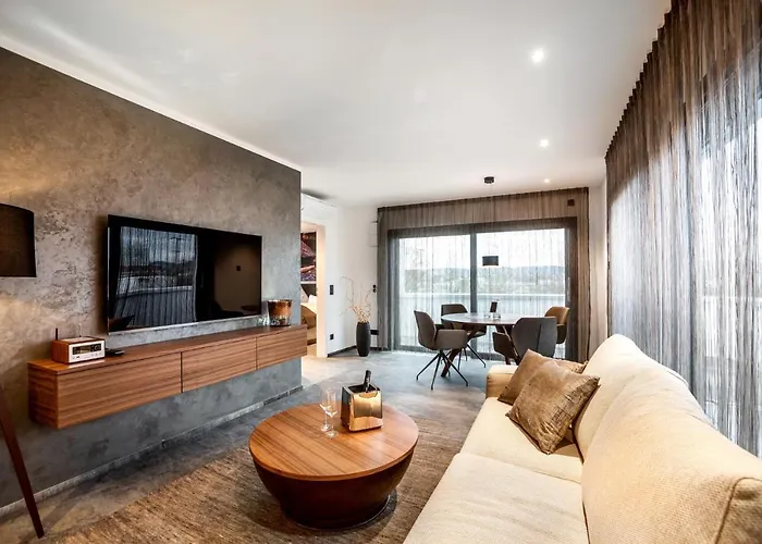 Primera & Boardinghouse 5*